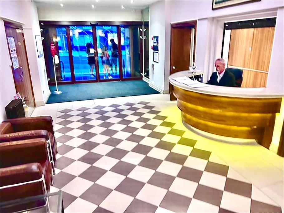 King-Sized Studio, 6Th Floor + Lift, Regent'S Park Лондон Экстерьер фото